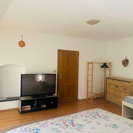 Apartman U Slunecnice Husinetz Екстериор снимка